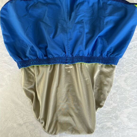 Nike blue and neon yellow woman’s athletic shorts size xl - Picture 5 of 5